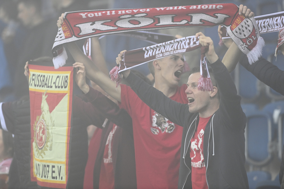 Das Spiel den 1. FC Köln beim 1. FC Slovacko war am Donnerstag (27. Oktober) wegen dichten Nebels bereits in der 7. Minute abgebrochen worden.