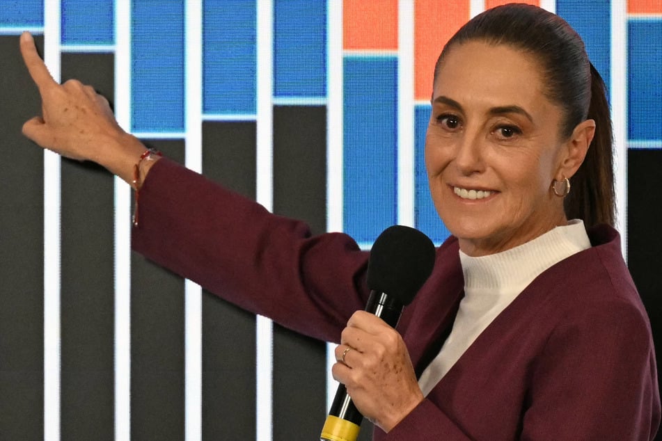 Mexican President Claudia Sheinbaum has presented "plan B" after her original electoral reform proposal was rejected by lawmakers.