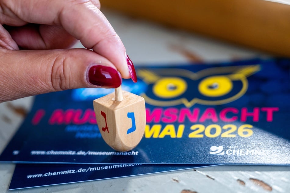 Zur Museumsnacht 2026 können Besucher im Schulmuseum einen Dreidel, einen kleinen Kreisel basteln.
