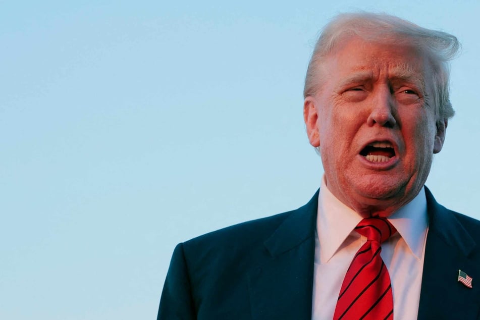 Trump demands new census excluding undocumented immigrants amid redistricting push