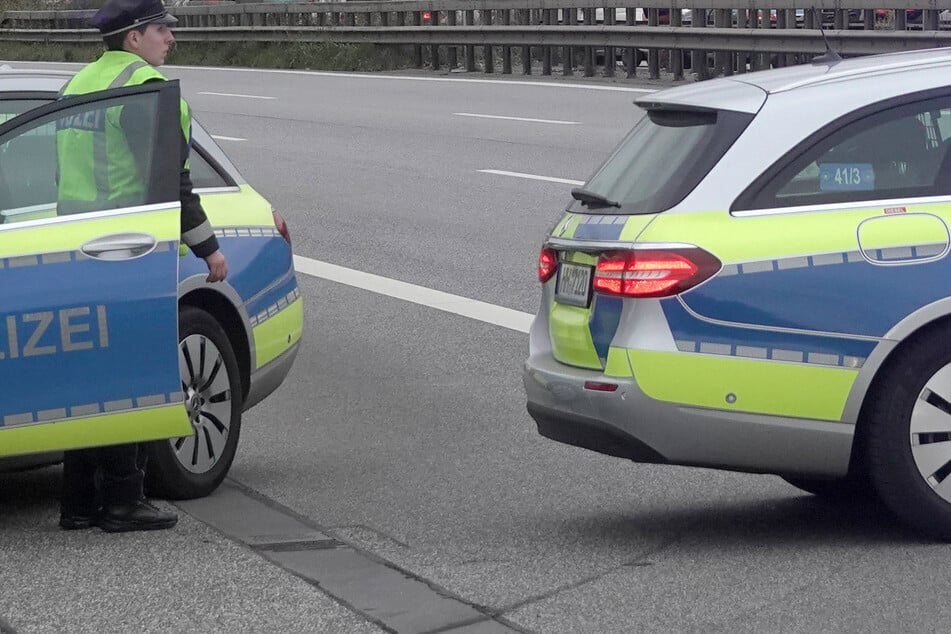 Die Autobahnpolizei ist auf der A17 bei Bahretal im Einsatz. Zeitweise waren beide Fahrspuren gesperrt. (Symbolfoto)