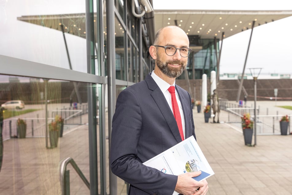 IHK-Hauptgeschäftsführer Lukas Rohleder (43).