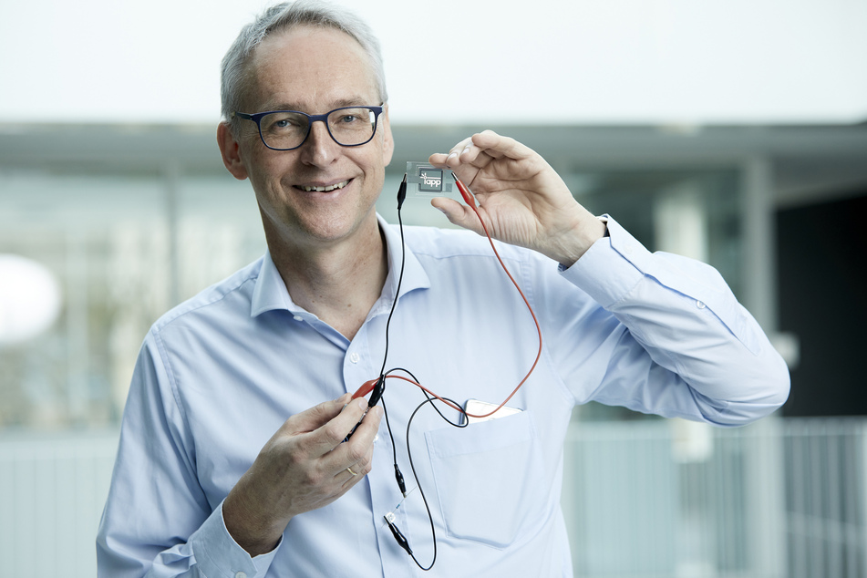Leos Forschungsarbeit kommt zurzeit in der Hälfte aller Smartphones auf der ganzen Welt zum Einsatz.