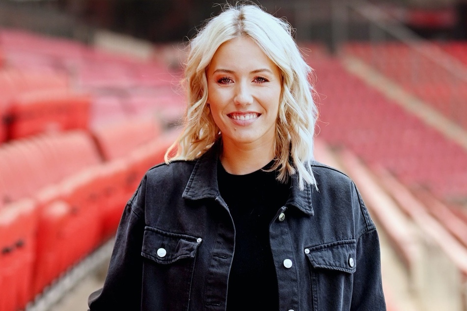 RTL-Moderatorin Laura Papendick (33) zog nach dem Abpfiff im Camp Nou den Unmut der Eintracht-Fans auf sich.