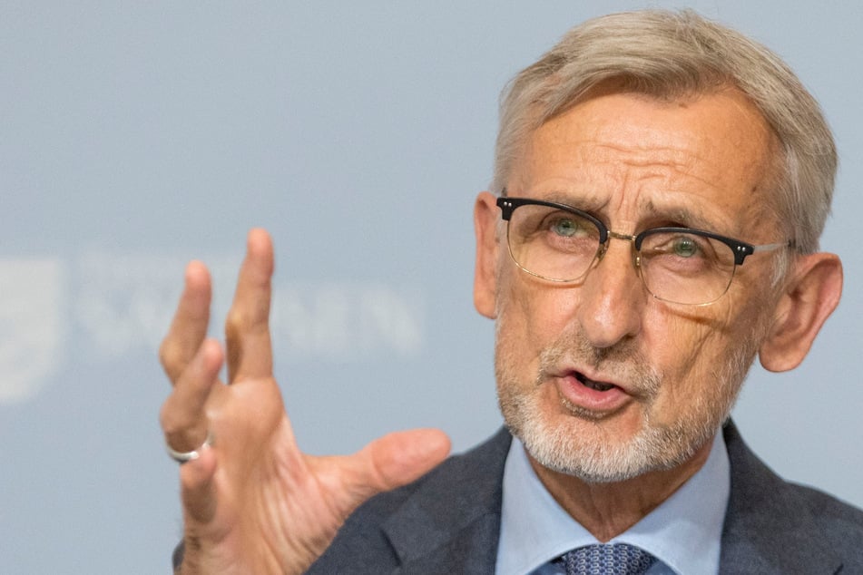 Neuer Bericht des sächsischen Verfassungsschutzes: Rechtsextremismus erreicht die Mitte der Gesellschaft