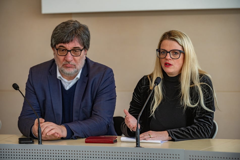 Nach dem Rücktritt vom Rücktritt (wegen der vorgezogenen Bundestagswahl) nehmen Susanne Schaper (47) und Stefan Hartmann (57) als Linke-Landesvorsitzende nun ihren Hut.