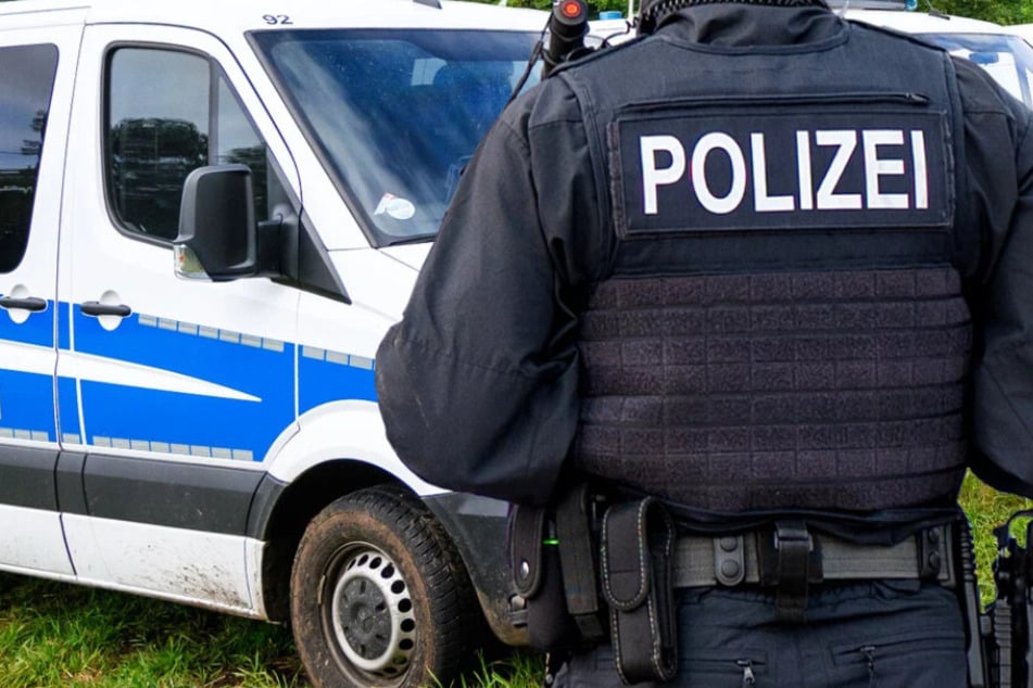 Die Polizei sucht nach Zeugen, die Hinweise zu der Fahrerin geben können. (Symbolbild)