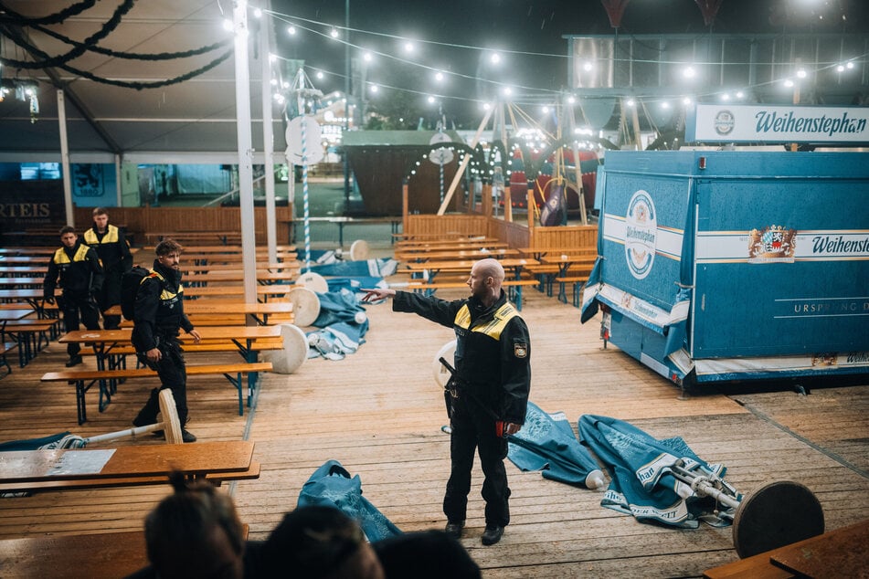 Wegen eines Gewitters endete der Jahrmarkt am ersten von fünf Tagen vorzeitig.