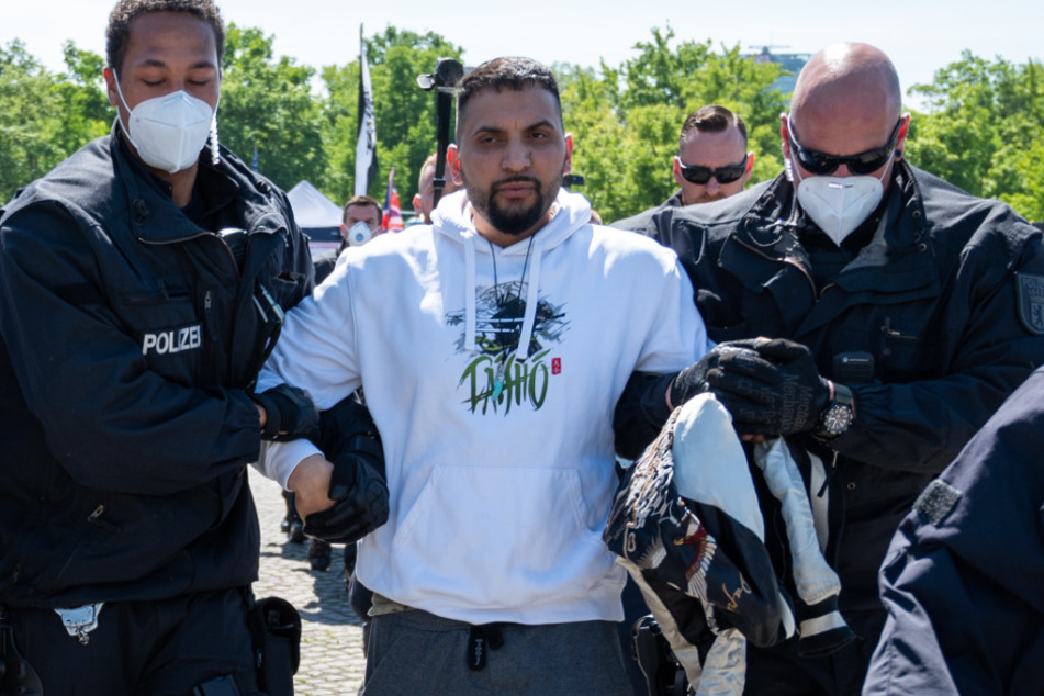 Attila Hildmann ruft zur nächsten Demo auf und kassiert Spott
