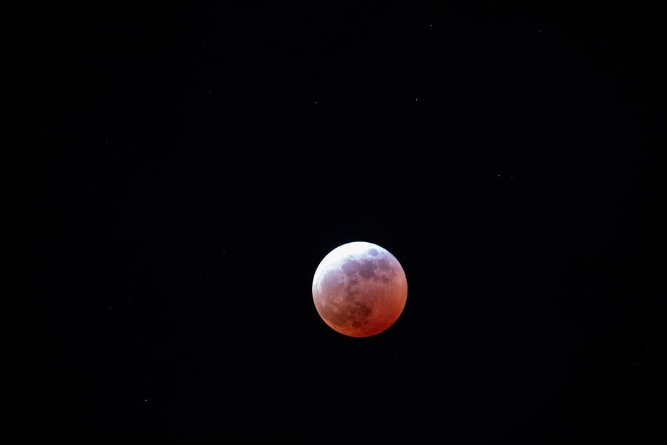 Die totale Mondfinsternis erreichte ihren Höhepunkt. Zu sehen war sie im US-Bundesstaat Oregon.