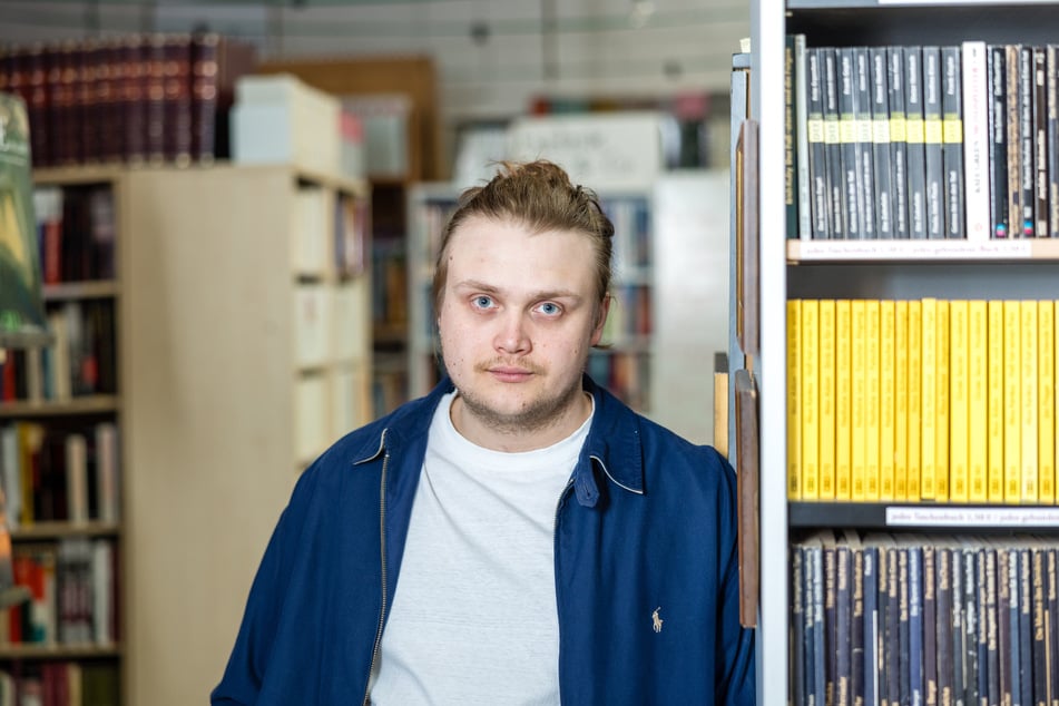 Johannes Scheidweiler (26) hat sich nach seinem Engagement am Staatstheater Cottbus als freiberuflicher Schauspieler in Leipzig niedergelassen.