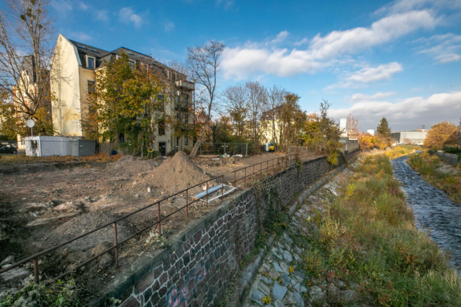 Die Brachfläche an der Würzburger Straße soll bis zum Frühjahr 2021 eine Grünfläche werden.