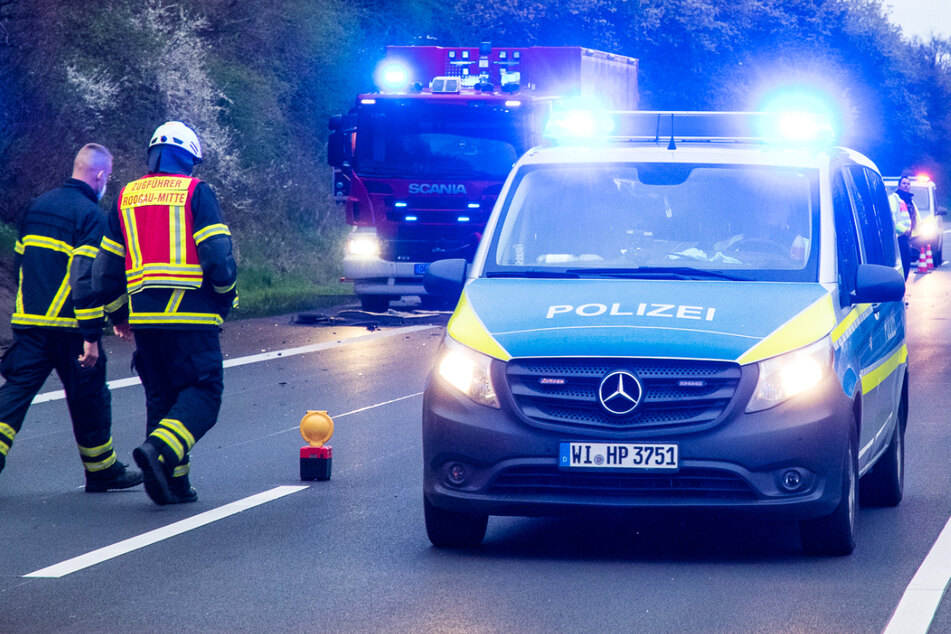 Die B45 bei Rodgau wurde infolge des tödlichen Unfalls bis etwa 22.30 Uhr voll gesperrt.