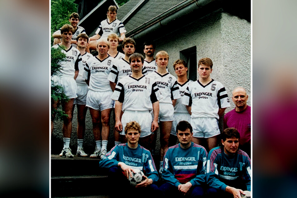 Der Höhepunkt seiner sportlichen Laufbahn war 1991 das eine Jahr 1. Bundesliga mit Aue: Rüdiger Jurke (dritte Reihe, 2. v.r.).