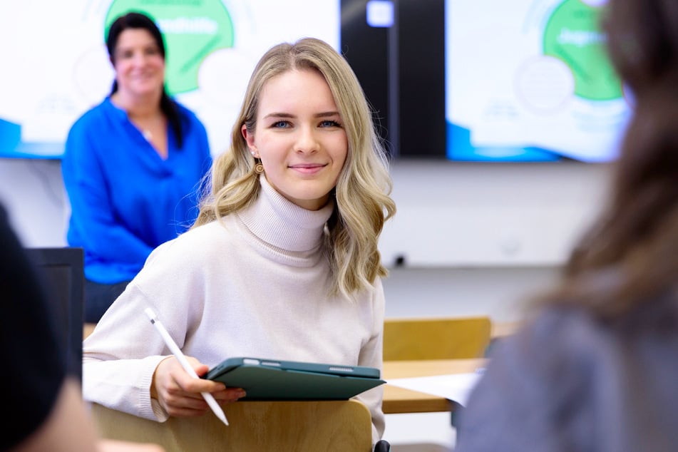 Schon während des Studiums Geld verdienen, geht bei uns echt leicht