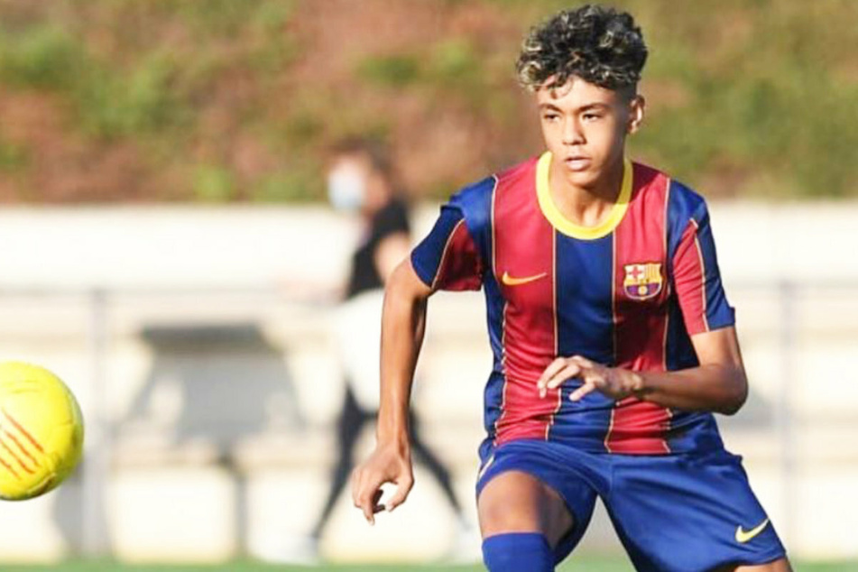 Adam Aznou (16) wurde beim FC Barcelona ausgebildet, wird ab sofort am Campus des FC Bayern München die Fußballschuhe schnüren.