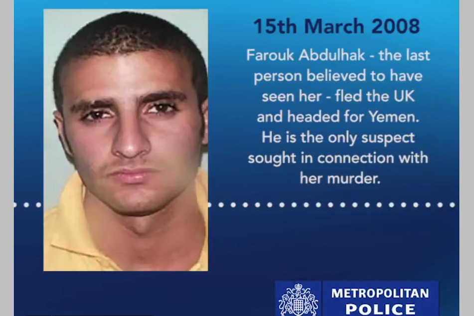 Farouk Abdulhak ist der Sohn von Shaher Abdulhak, der bis zu seinem Tod einer der reichsten und mächtigsten Männer im Jemen war. Er wuchs in den USA und Ägypten auf.