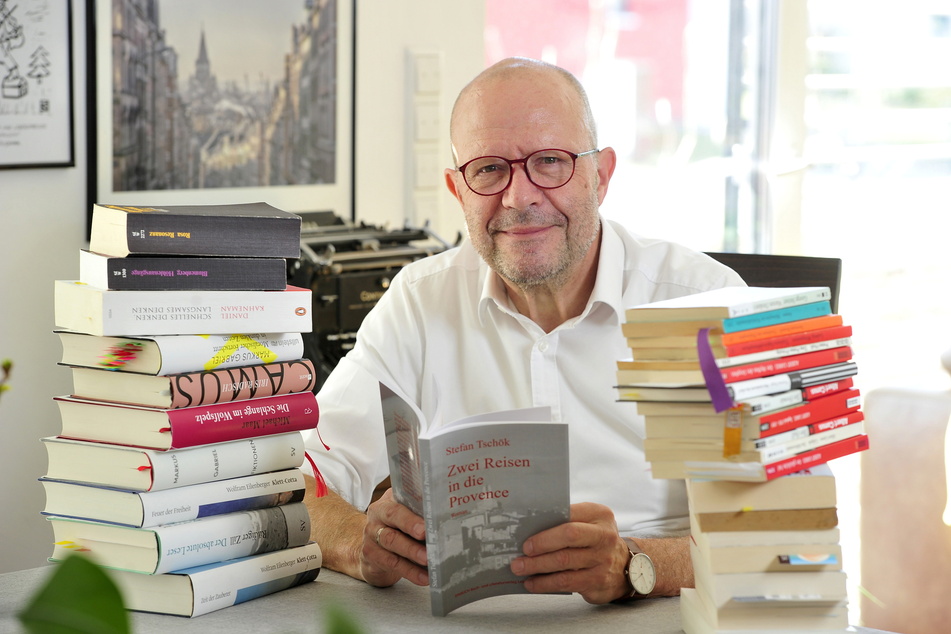 Der Chemnitzer Autor Stefan Tschök (64) hat gleich zwei Podcasts eingelesen.