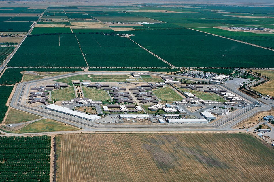 Hann ist mittlerweile im "Central California Women's Facility"-Gefängnis untergekommen. Ihre ehemalige Lebensgefährtin musste deswegen verlegt werden.