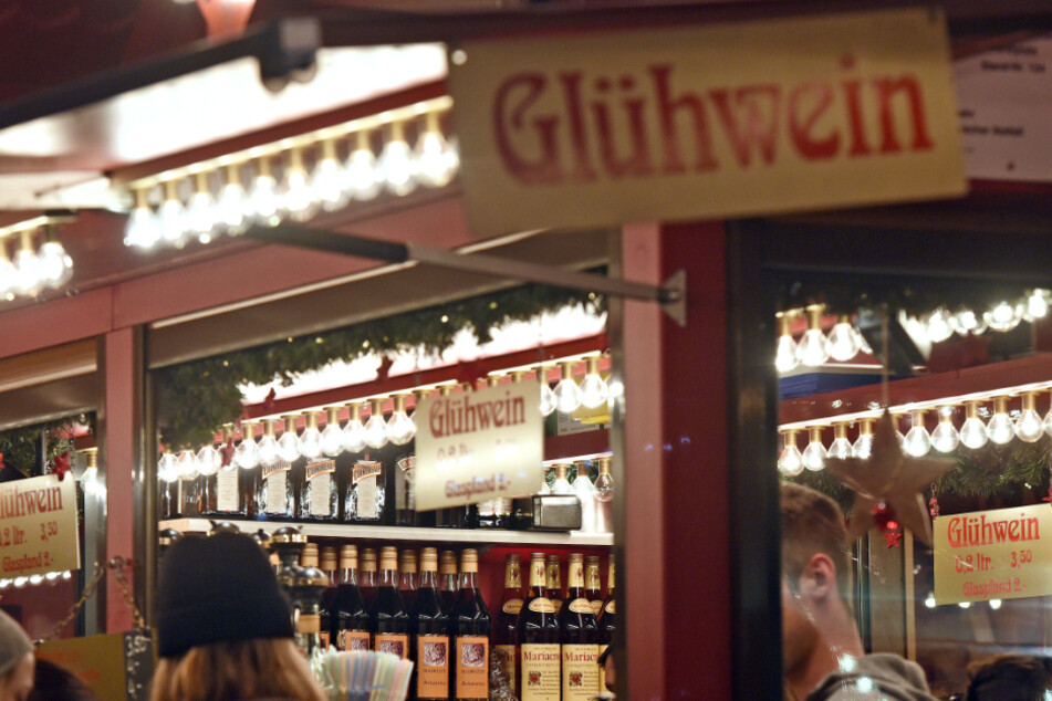 Bald verboten? Stadt Köln befasst sich mit Glühwein-Ständen