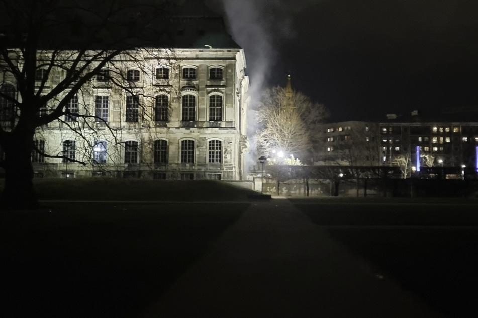 Dresden: Feuer am Japanischen Palais