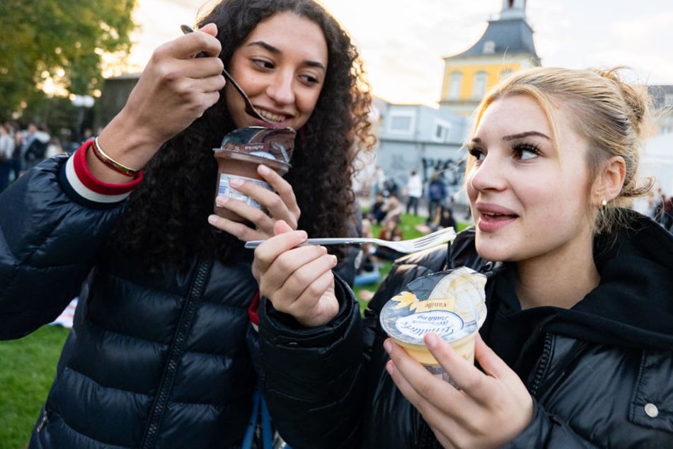 Zakázané lžíce: Proč lidé najednou jedí pudink vidličkou