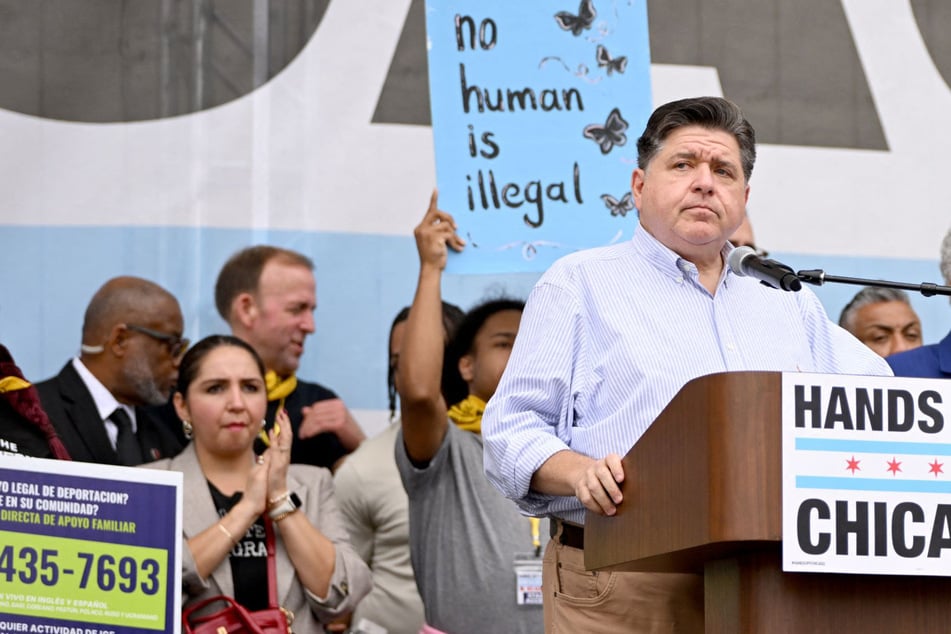 Illinois Governor Pritzker signs bill to combat ICE arrests at courthouses