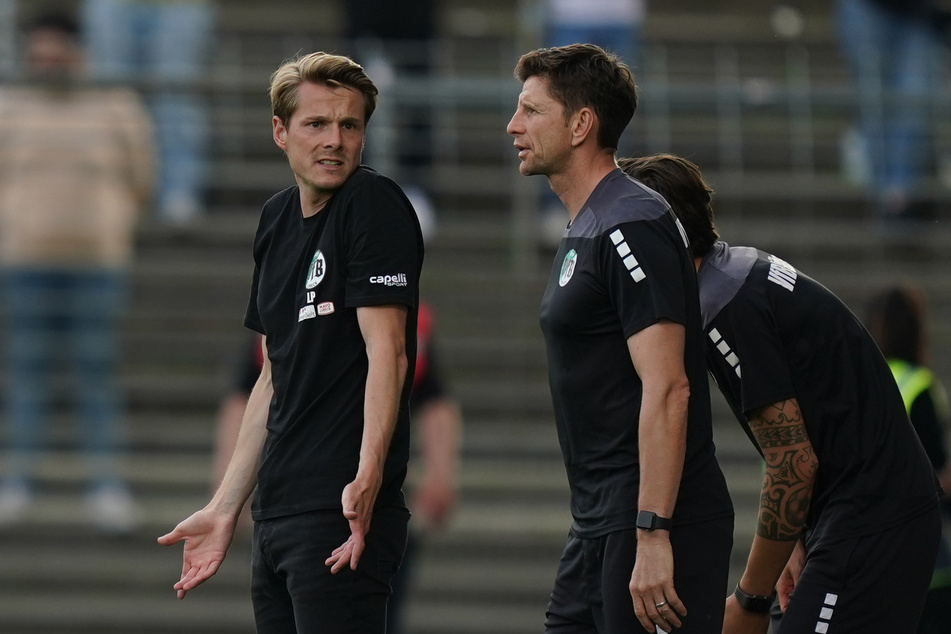 Bastian Reinhardt (48, r.) übernimmt vorläufig das Amt seines Cheftrainers Lukas Pfeiffer (32, l.).