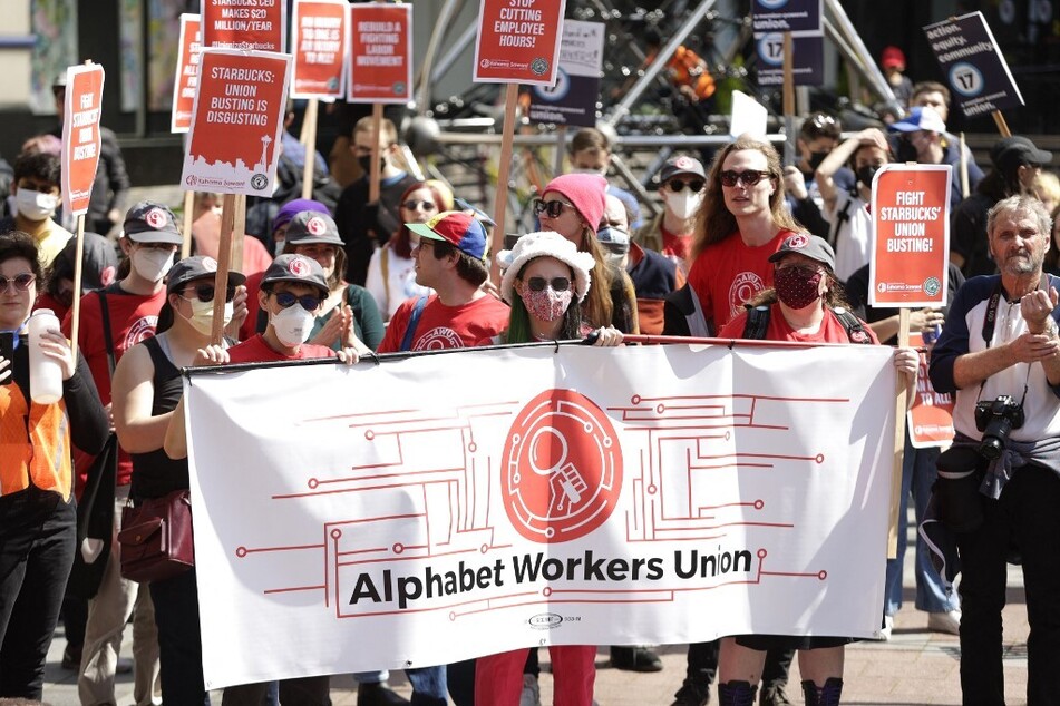 The Alphabet Workers Union has come out in support of extending benefits to contractors.