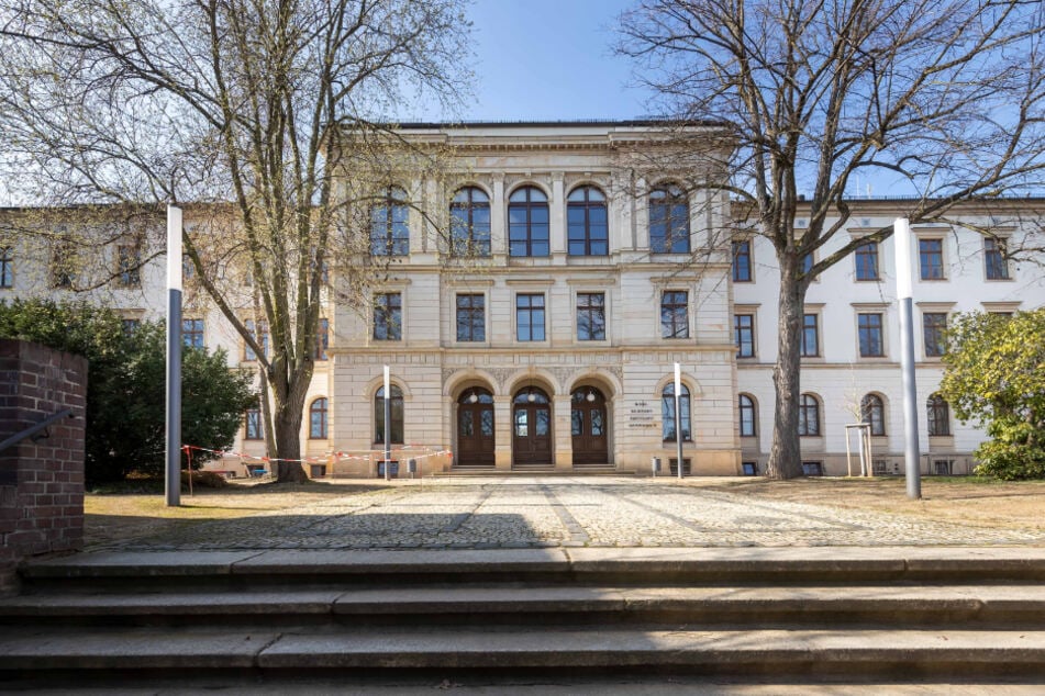 Vorausgesetzt der Stadtrat stimmt zu, beginnen in wenigen Tagen die Ausbauarbeiten am Karl-Schmidt-Rottluff-Gymnasium.