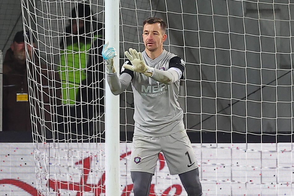 Aue-Keeper Martin Männel (37) wird weiter fehlen.