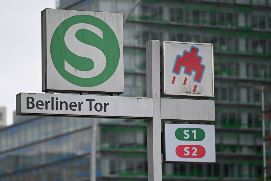 Zwischen Berliner Tor und Bergedorf müssen Pendler auf Ersatzbusse ausweichen. (Symbolbild)