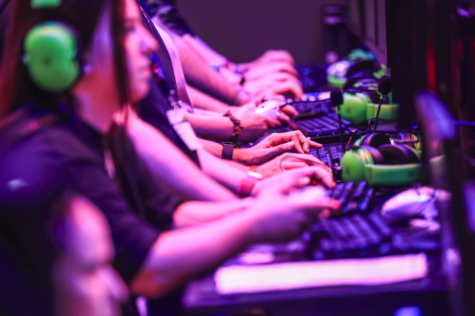 Der Veranstalter rechnet mit Hunderttausenden Gamern, die in die Kölner Messehallen kommen werden, um neue Spiele auszuprobieren.