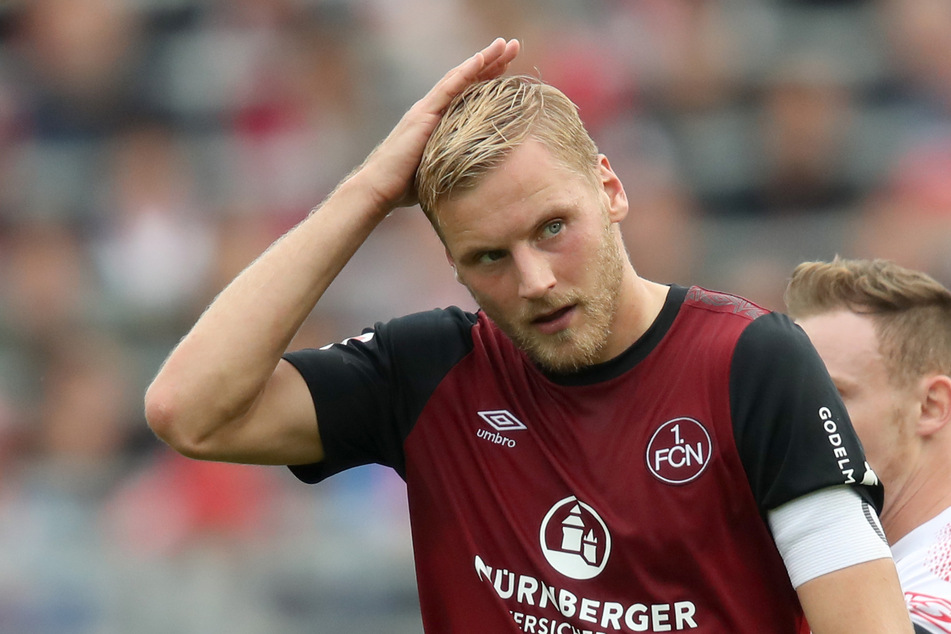 Hanno Behrens (31) wechselt die Seiten. Statt im Trikot des 1. FC Nürnberg läuft er nun für den FC Hansa Rostock auf.