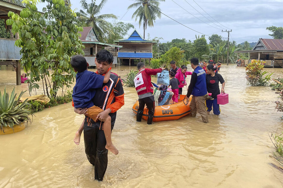 Über 1300 Familien sind von der Katastrophe betroffen und mussten evakuiert werden.