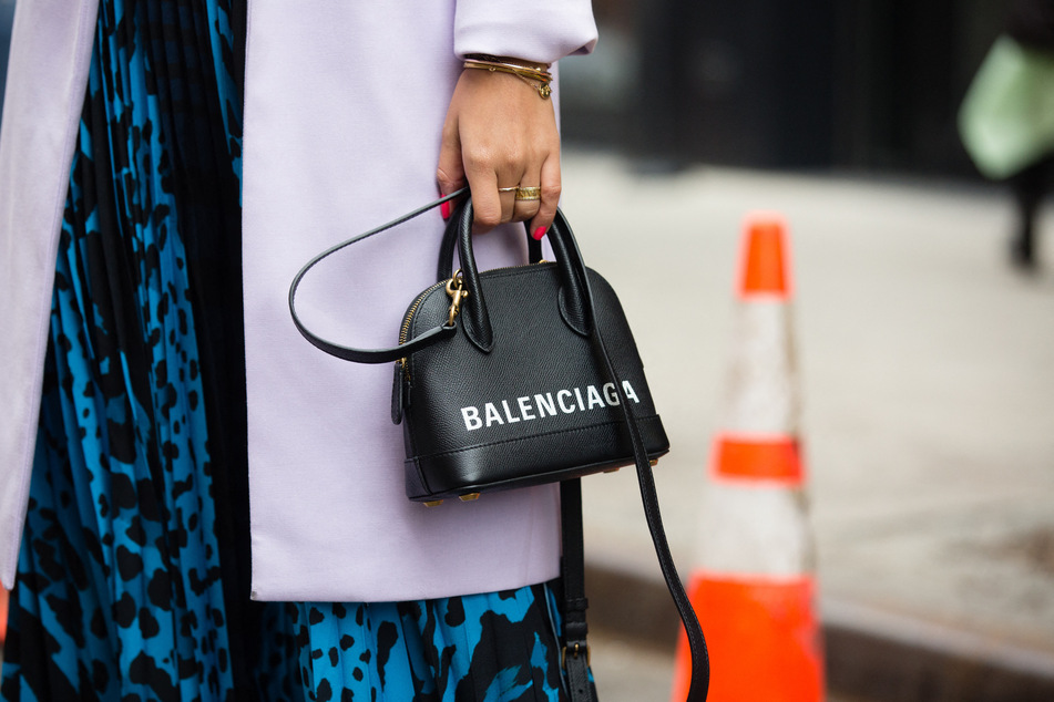 Handtaschen von Balenciaga sind nicht gerade günstig. (Archivbild)