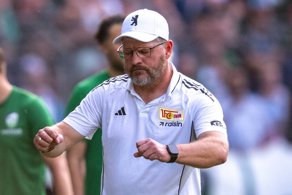 Augen zu und durch: Am Ende konnte sich Steffen Baumgart über den ungefährdeten Einzug in die nächste Pokalrunde freuen.