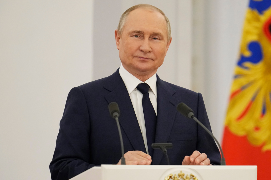 Der russische Präsident Wladimir Putin (69) hat offenbar wenig Probleme damit, dass seine Truppen in der Ukraine Kriegsverbrechen begehen.