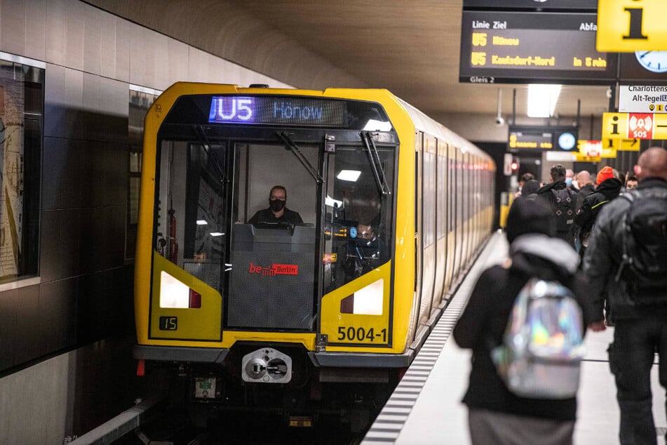 Ab dem 4. August wird die U5 zwischen den Bahnhöfen Tierpark und Friedrichsfelde für Gleisbauarbeiten unterbrochen. (Archivfoto)