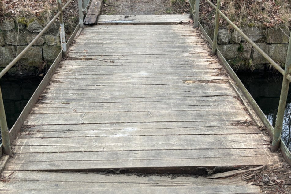 An der Brücke wurden zahlreiche Schäden festgestellt.