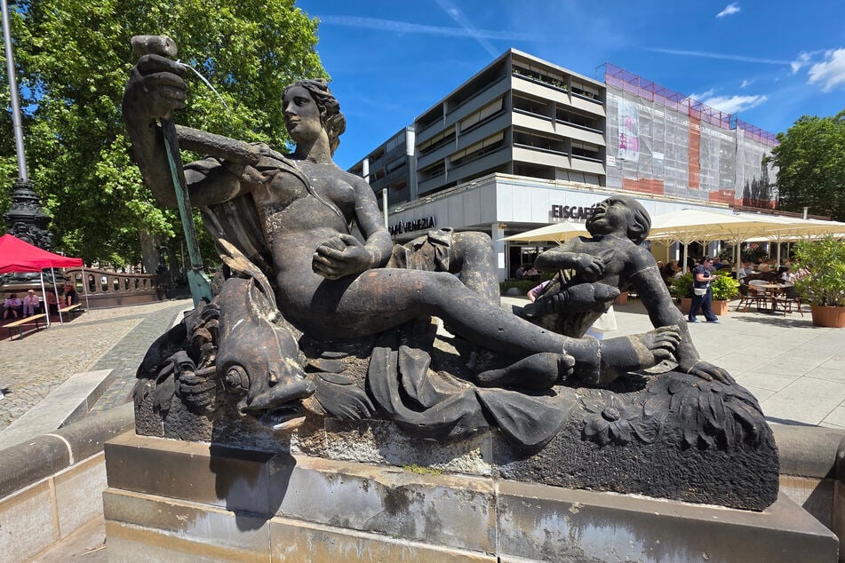 Der Nymphenbrunnen am Neustädter Markt bietet keine Abkühlung.