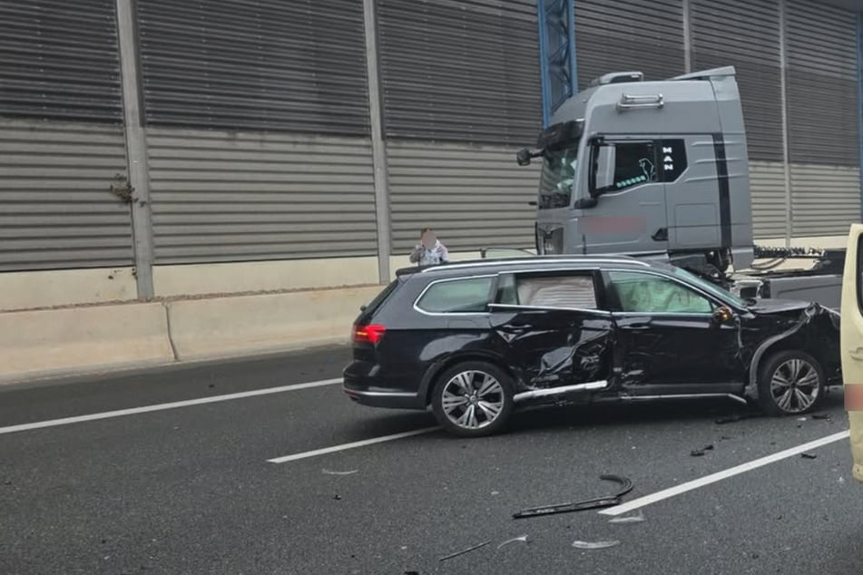 Unfall A7: Schwerer Unfall mit mehreren Autos: Autobahn gesperrt
