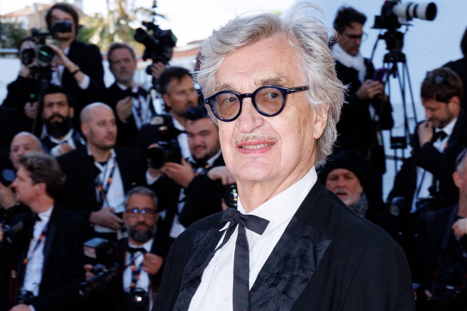 Regisseur Wim Wenders (80) tut das Thema ab, indem er vor einem Präzedenzfall warnt. Das bringt Kinski und Schauspielkollegen auf die Palme.