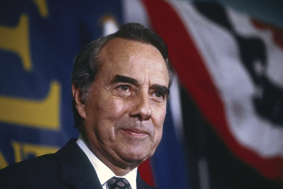 Kansas Senator Bob Dole speaks at his campaign headquarters during the 1988 Republican presidential primary, which he lost to George H.W. Bush (archive image).