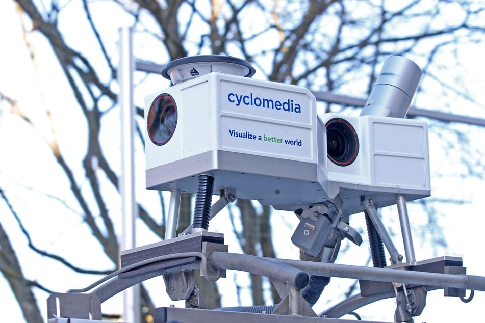 Detailblick auf das Kamerasystem: Mehrere 360-Grad-Kameras und Sensoren auf dem Videocar-Dach erstellen hochauflösende Panoramaaufnahmen - gefilmt wird dabei nicht.