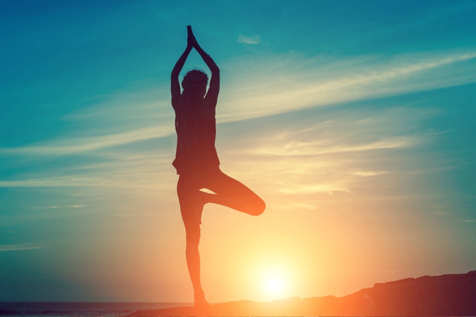 Yoga-Begeisterte können sich auf viele bunte Angebote beim Sommersonnenwenden-Festival freuen. (Symbolbild)