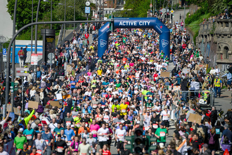 Beim Düsseldorf-Marathon werden am Sonntag wieder tausende Läuferinnen und Läufer erwartet. (Symbolbild)