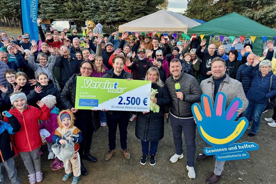Insgesamt 2500 Euro konnte der Dorfleben Köhra e.V. bei dem Radio-Quiz "Vereint stark!" erspielen.