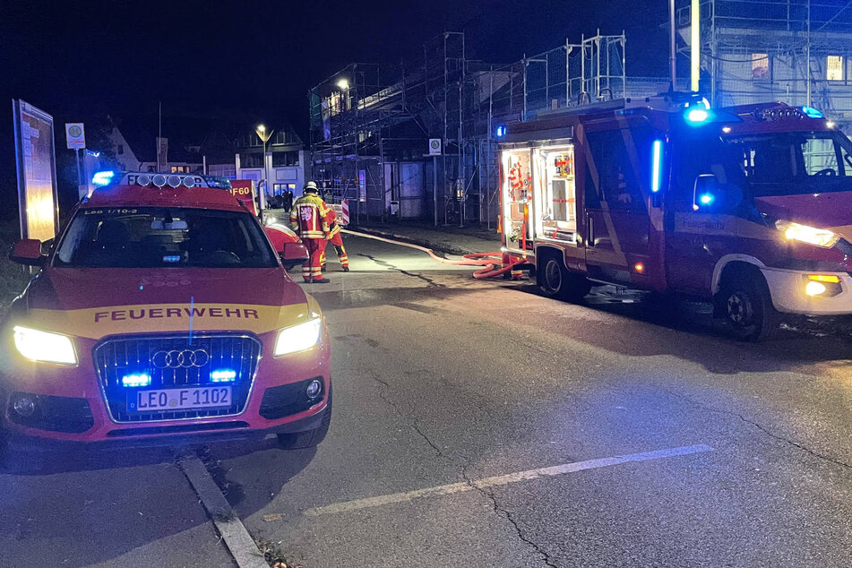 Die Feuerwehr ist im Einsatz.