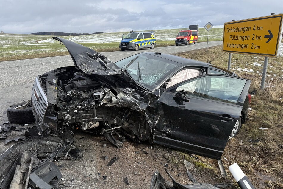 Der Audi wurde komplett zerstört.